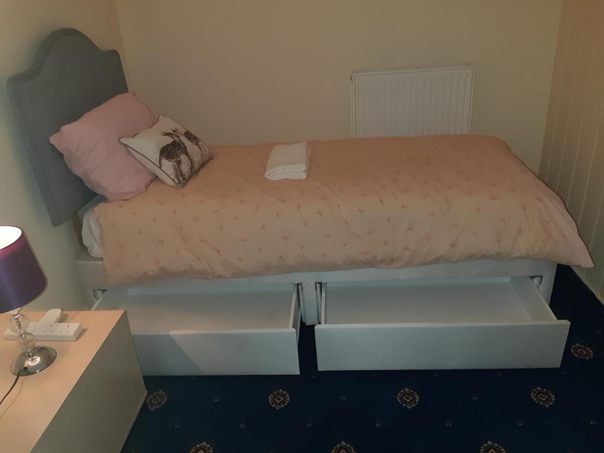 Phoenix Nights Guest House Barrow-in-Furness Exterior foto