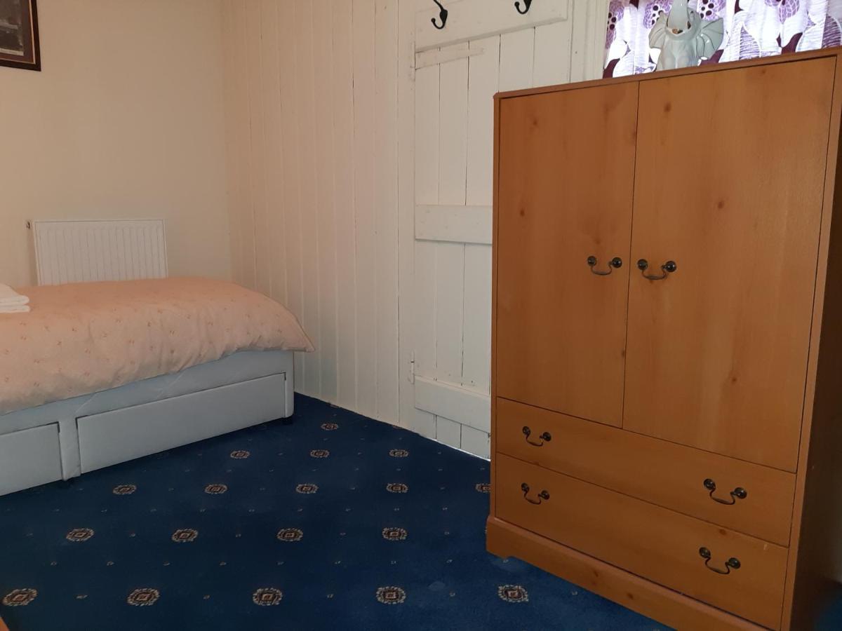 Phoenix Nights Guest House Barrow-in-Furness Exterior foto